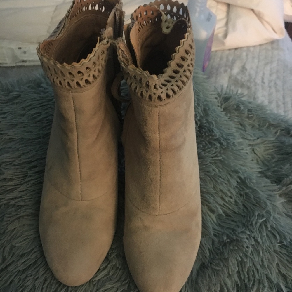 Joes 7 heeled boots 👢worn